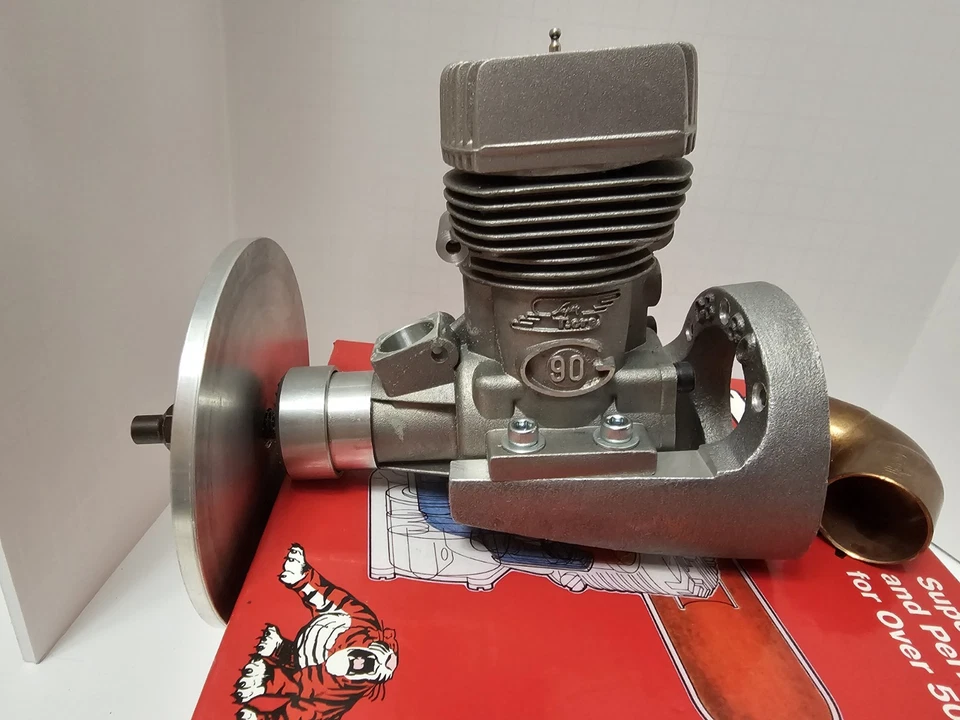 SuperTigre G 90 RC Airplane Engine with Muffler and EXTRAS - UNRUN / Mounted - Image 2 of 4