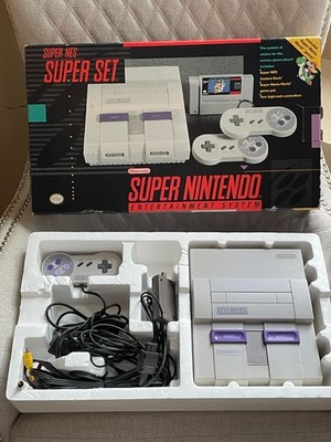 SUPER NINTENDO SNES ORIGINAL CONSOLE IN BOX WITH CONTROLLER WORKS (READ)