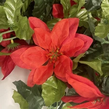 6’ Garland Holiday Time Decorative Plastic Green Leaf Christmas Red Poinsettia￼