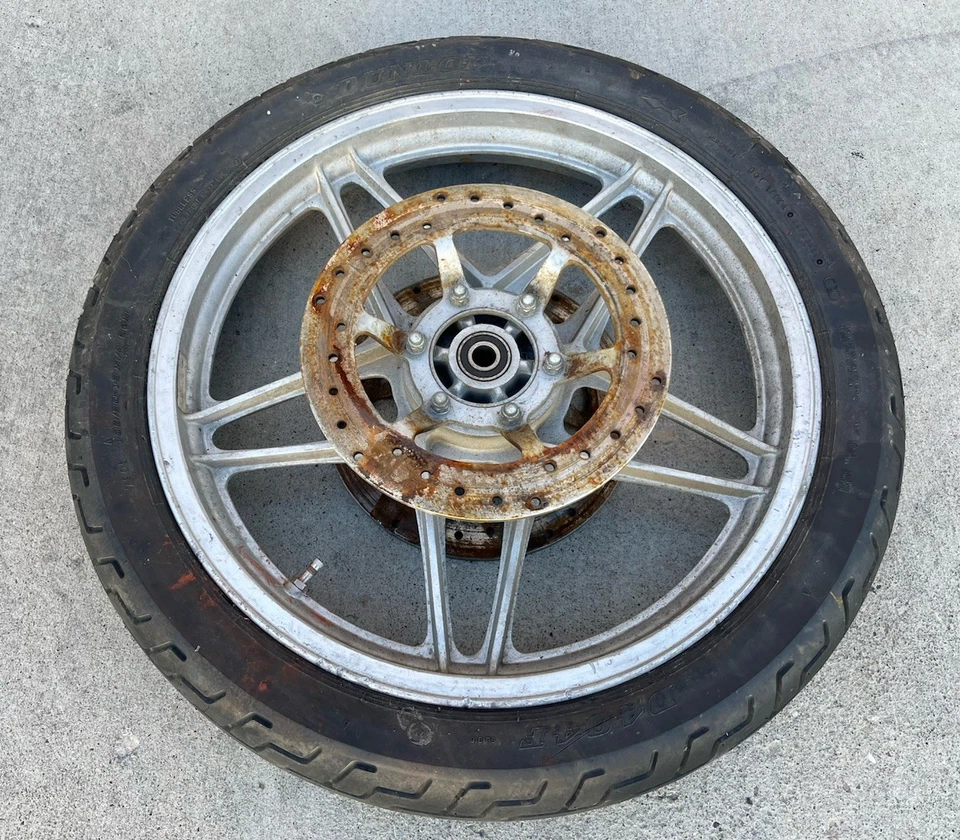 Moto Guzzi V65C 1984 rueda delantera Foto 4 de 4