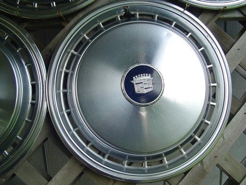 1977 77 CADILLAC CADY FLEETWOOD DEVILLE HUBCAPS WHEEL COVERS ANTIQUE VINTAGE - Picture 5 of 12