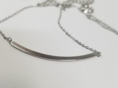 rocks box smile bar necklace