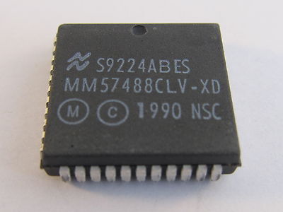 MM57488CLV-XD (COP888CL) NSC 8-Bit Microcontroller im PLCC44 Gehäuse 