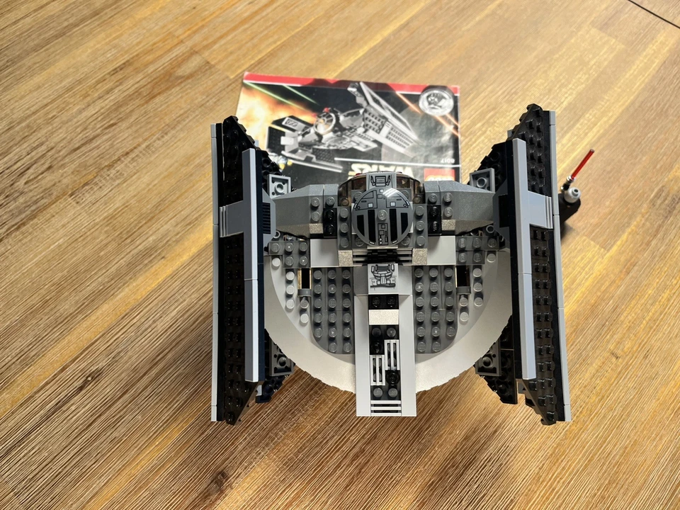 LEGO 8017 Darth Vader's TIE Fighter Complete with mini figure and manual - Image 4 of 4