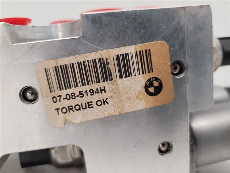 Насос клапанного блока динамического привода подвески BMW X5 2007-2010 годов выпуска 6782737 - Изображение 3 из 4