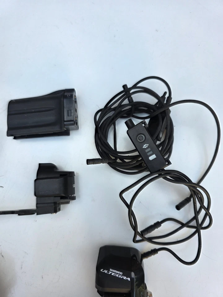 Shimano Ultegra 6870 Di2 Groupset, 11 Speed, Rim Brake, Very Good Condition! - Image 2 of 4