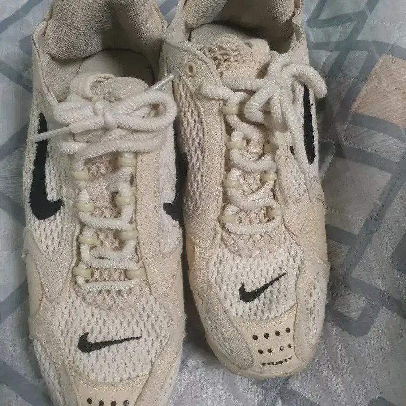 Nike x Stussy Size 275 Sneakers - Lightly Used thumbnail 9