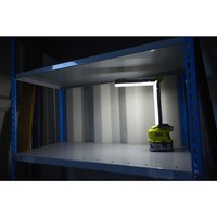 Ryobi One+ Stableuchte Leuchte R18ALF-0 + Liion Akku Set RC18120-140 (18V/4.0Ah)