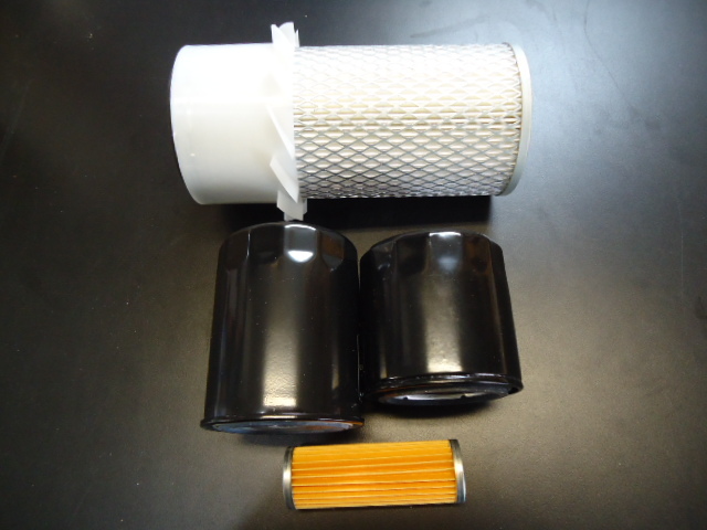 Kit De Filtres Pour Tracteur Kubota B6200, B7100, B7200, ZB1600 - Huile, Essence Et Air