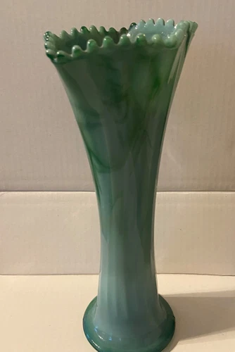 Vintage marbled Slag Emerald green Akro Agate Scallop bud vase