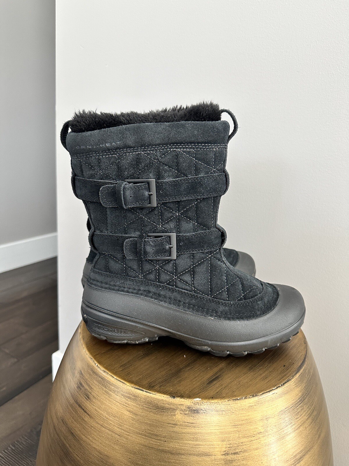 Columbia Snow Boots Womens Size 6 Fluffy Black Suede Omni Grip Heat Tech Lite-image