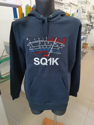 SQ1K S-meter mit Rufzeichen, Hoodie, Amateurfunksender, Stickerei