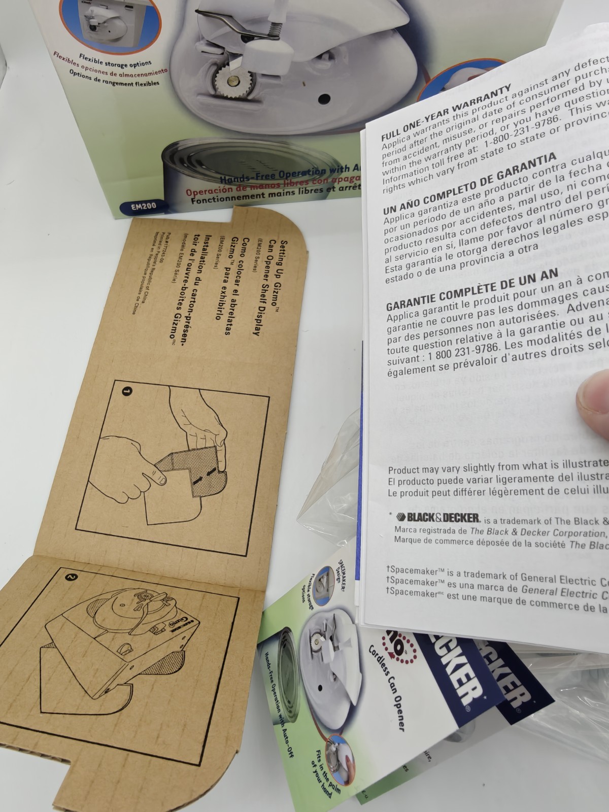 Black & Decker Gizmo SpaceMaker Cordless Can Opener EM200 White NOB Rechargeable