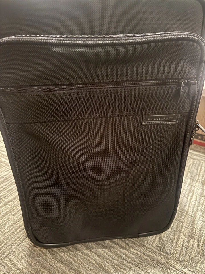 "Maleta de mano Briggs & Riley Baseline expandible de dos ruedas 21"" negra" Foto 2 de 4
