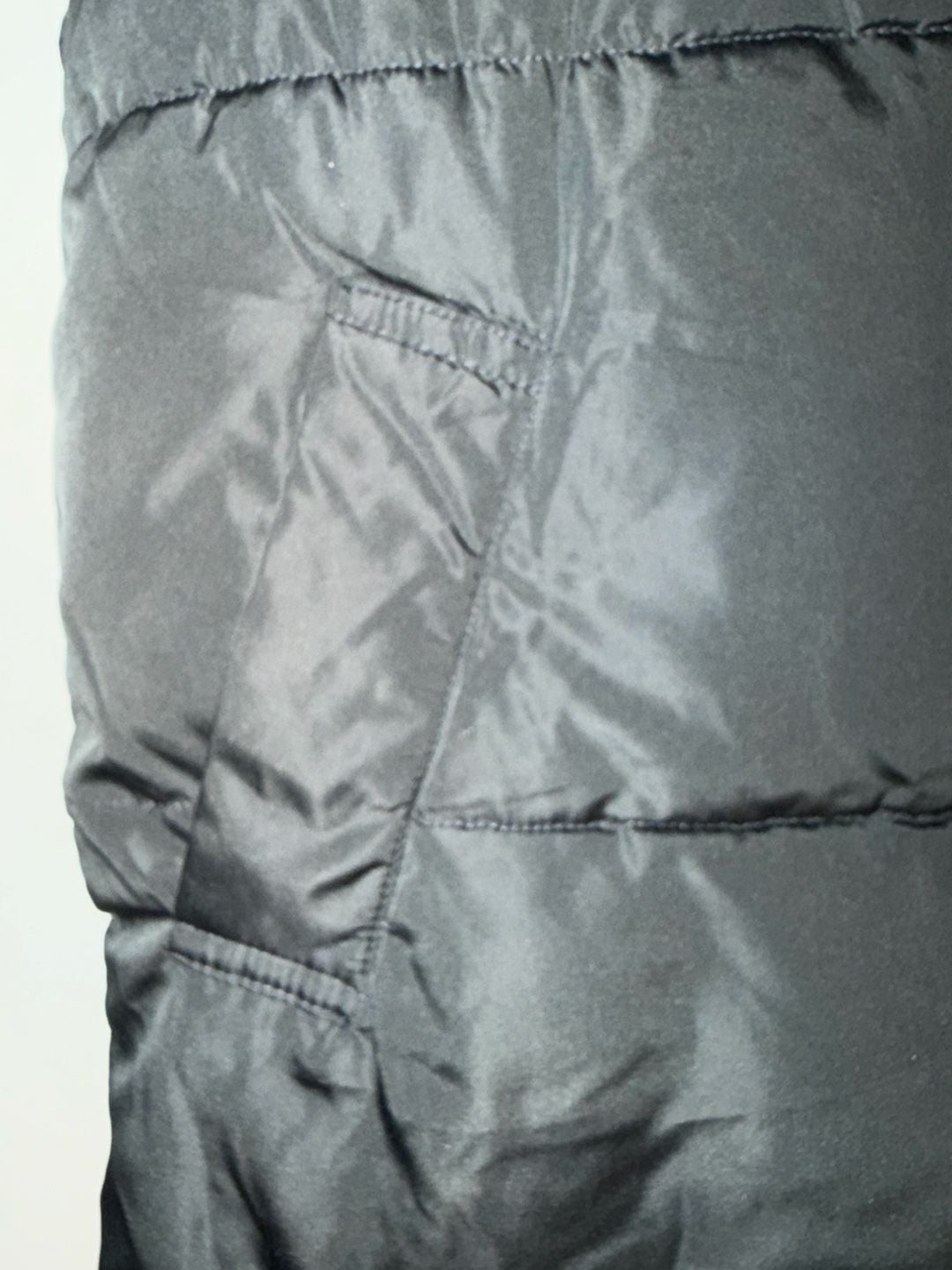 BDG Black Puffer Vest β’ Size XS/TP π€ Oversized Streetwear Layer, photo 4