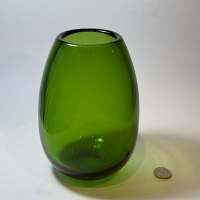 Vintage MCM grüne Glas Vase schwer poliert Pontil