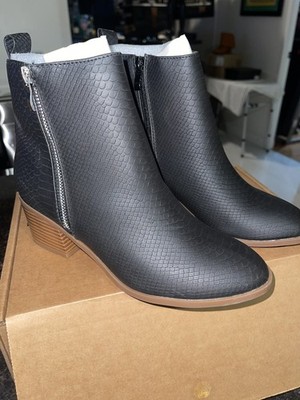 Women s ZBY Gray Close Toed Ankle Boots Size 6.5