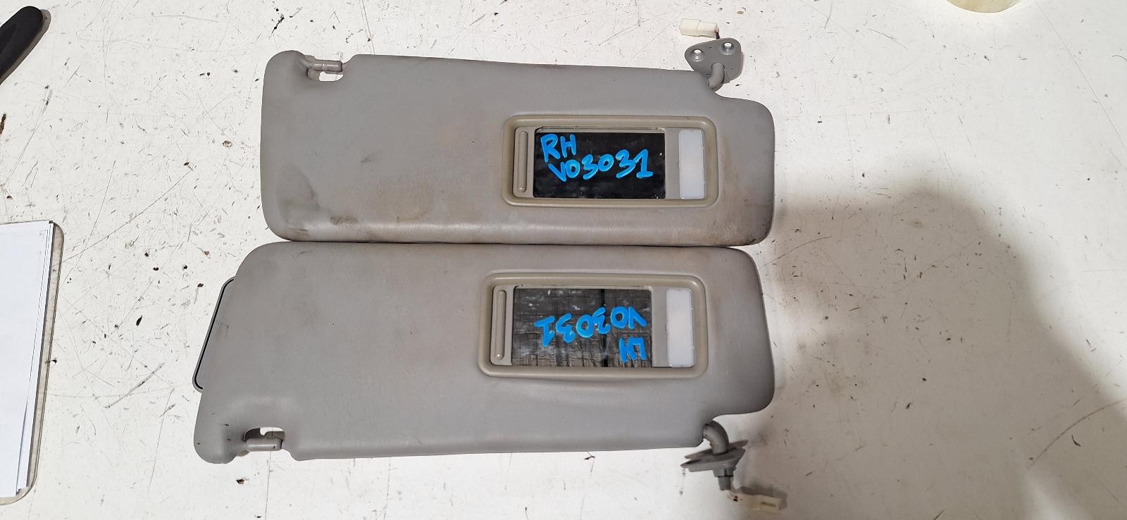 Toyota Kluger Sun Visor Pair MCU28 01/2001-04/2007
