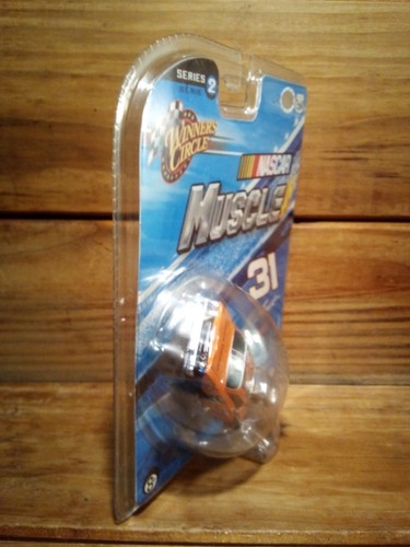 (18-6) 1:64 SCALE 1962 CHEVY BEL AIR / WINNER'S CIRCLE / NASCAR MUSCLE / SER. 2 - Picture 8 of 24