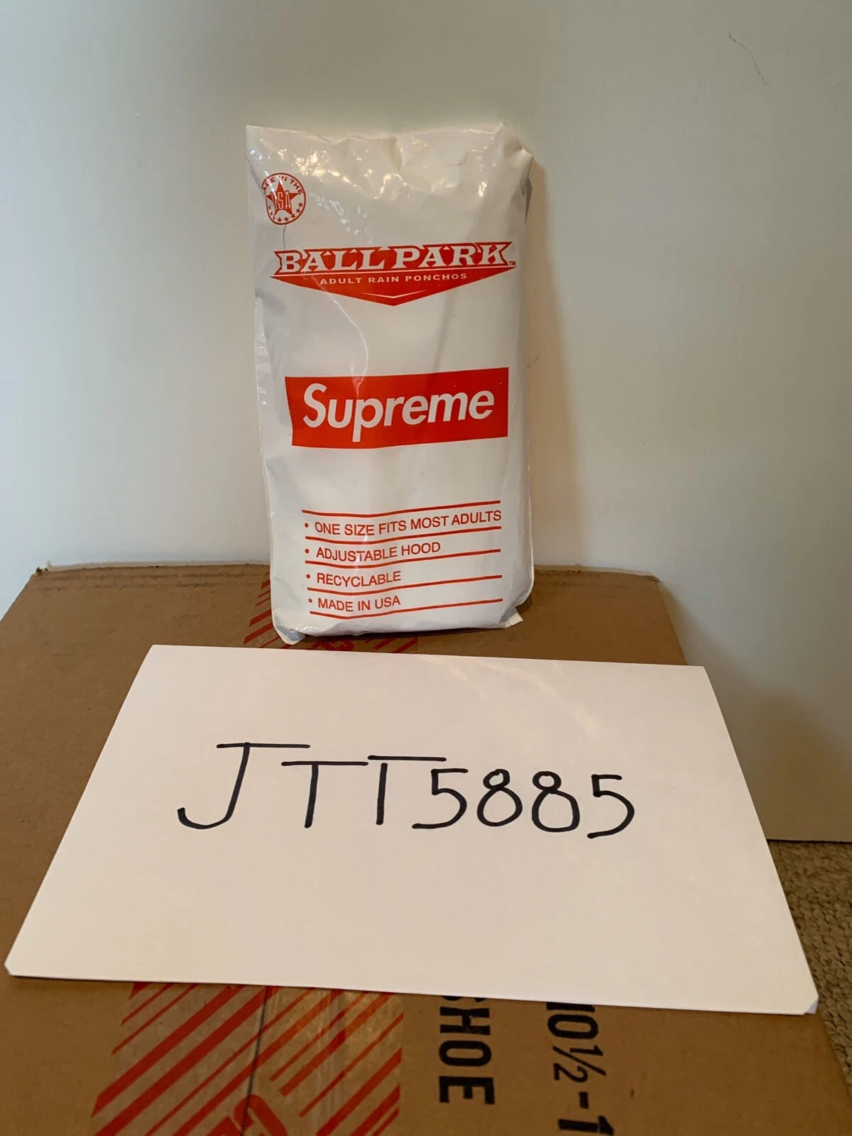 Poncho Supreme X Ballpark™ Box Logo SS20 EN MAIN