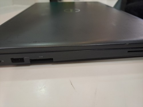 Dell Latitude 5580 Laptop, 15.6" Intel® Core i5, 8GB RAM, 256GB SSD, Windows 10 - Picture 8 of 10