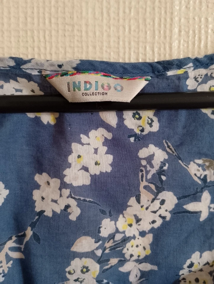 marks and Spencer size 14 indigo blue with flowers top. - Image 2 of 4