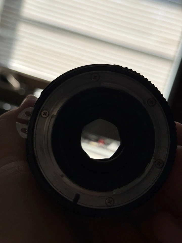 Lente Nikon Ai-s Zoom-Nikkor 35-70mm f/3.5 - Imagem 3 de 3