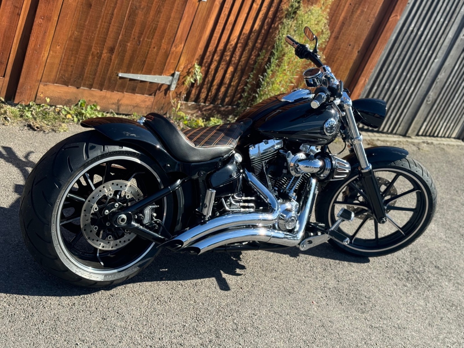 harley davidson breakout
