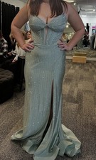 Ellie Wilde Elegant Long Sage Green Prom Dress Size 12