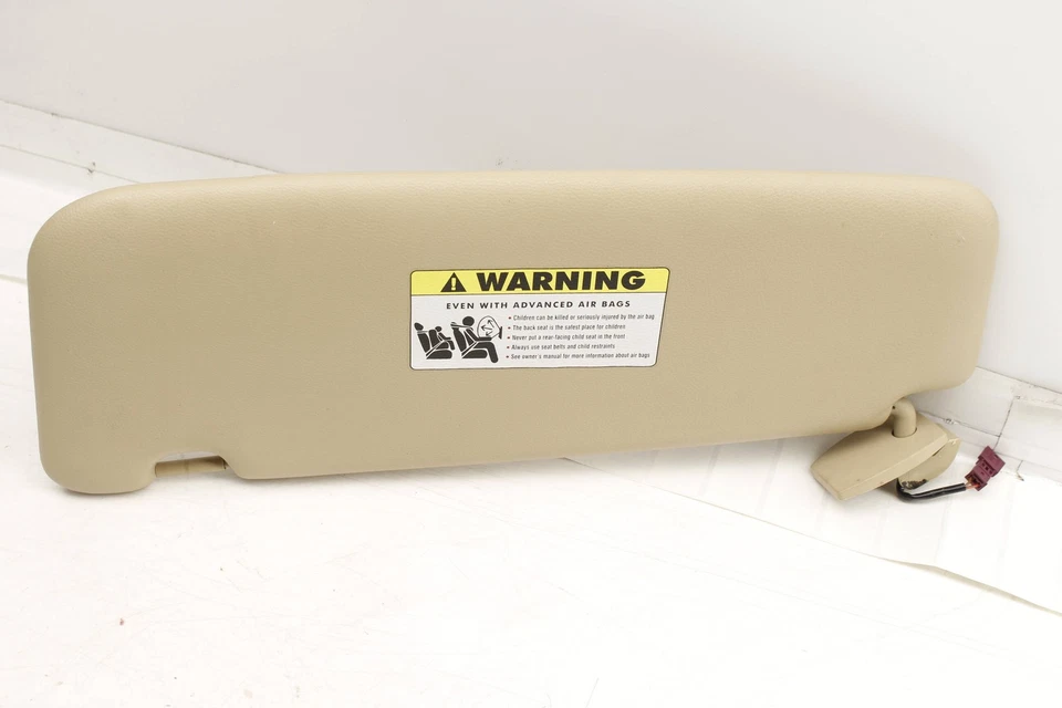 2004-2007 BMW 530I - Right SUN Visor / Mirror 7897614 - Image 4 of 4