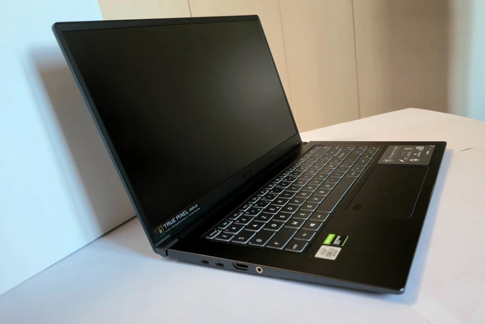 MSI Prestige 15-i7 10ᵉ–GTX 1650–SSD 512 Go-Écran Mat 4K–Très bon état–Avec boîte - Photo 2/4