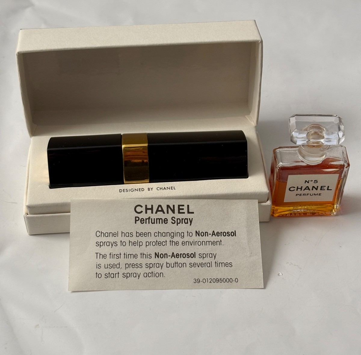 Vintage Chanel No 5 Perfume Case 1/5 oz Purse Travel Spray BOX + 1