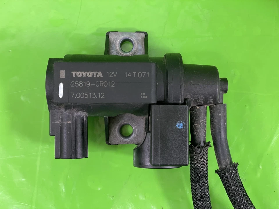 TOYOTA RAV4 VACUUM BOOST SOLENOID VALVE 2.2 DIESEL 25860-0R011 MK4 2012-2015 - Image 2 of 4
