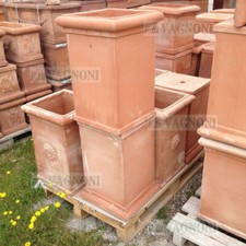 Vaso in terracotta quadrato alto pilone liscio o lavorato cotto toscano italia