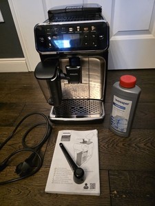 PHILIPS EP5447/90 Serie 5400 LatteGo Kaffeemaschine Kaffeevollautomat