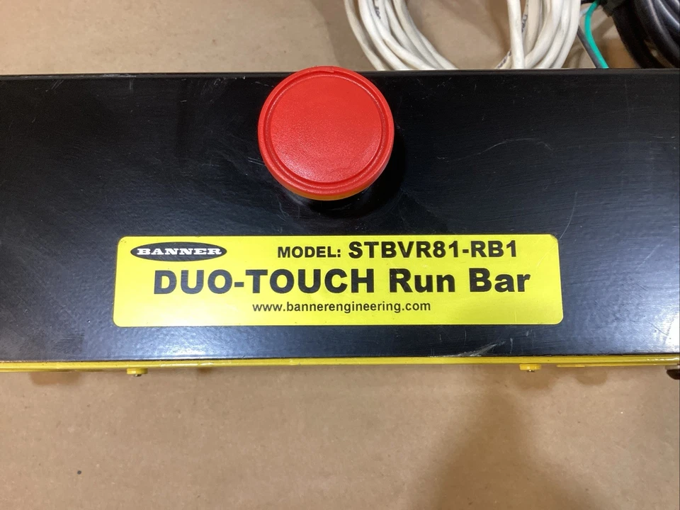 Banner STBVR81-RB1E02 Duo-Touch Run Bar 2NC E-Stop indicador de 4 colores Foto 2 de 4