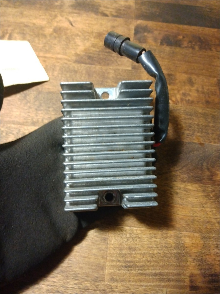は Harley Davidson Voltage Regulator accel gg 80555 1196 Three Wire