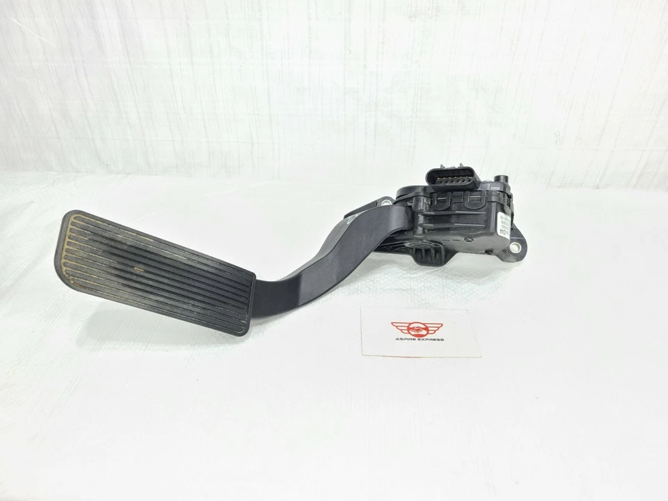 2016 GMC Sierra 1500 Accelerator Gas Pedal Sensor OEM 23362241 - Image 2 of 4