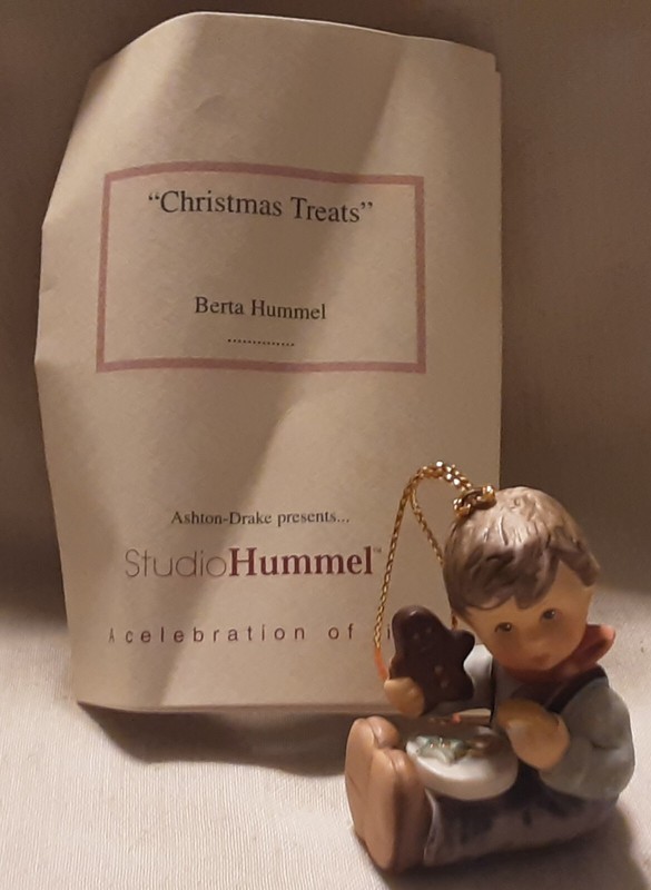Vintage Berta Hummel Goebel Christmas Ornament Christmas Treats, set 7/96037