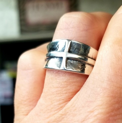 Retired James Avery Cross Ring Wide Band Tapers in Back Sz 11 NEAT! - Picture 3 of 7