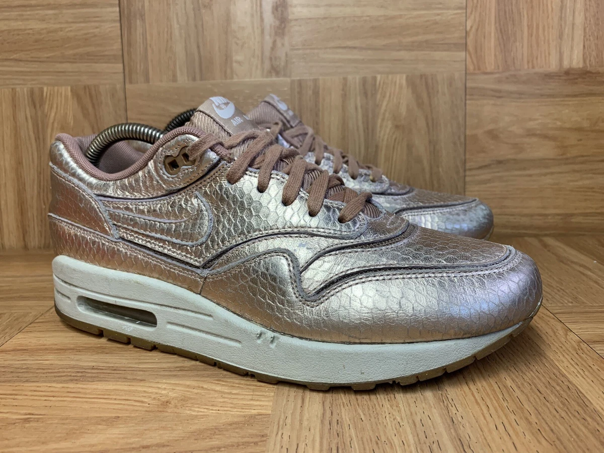 Air max clearance 1 cut out