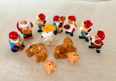 Vintage Kinder Surprise Toy Lot. Gnomes x 7, Puppies & Snoopy. 1990s Ferrrero
