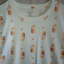 Men's Hurley Pineapple Skulls All Over Print White Short Sleeve T-Shirt Sz Lg