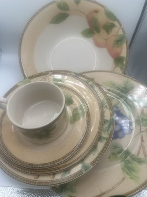 the PTS International Interiors Newbury stoneware collection, 44pcs