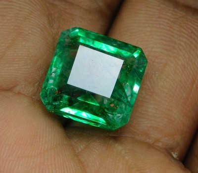 Natural green Emerald 12.95 Ct Colombian Radiant Cut Certified gemstone A-4505