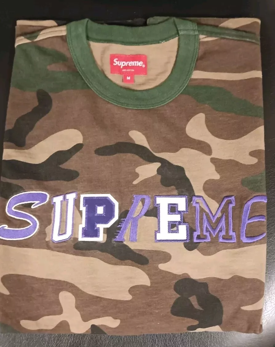 SUPREME T shirt Woodland camouflage violet lettres police moyen neuf dans son sac vert armée 