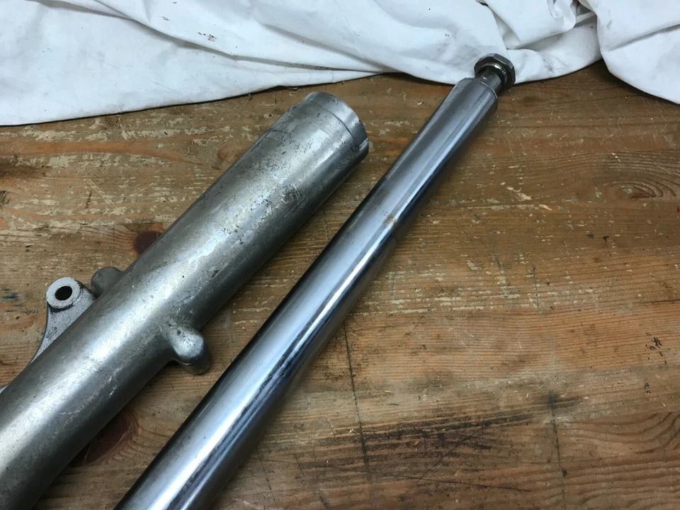 Horquilla delantera Harley Davidson Road King 1985-1999 G561-R R45833-97 Foto 4 de 4