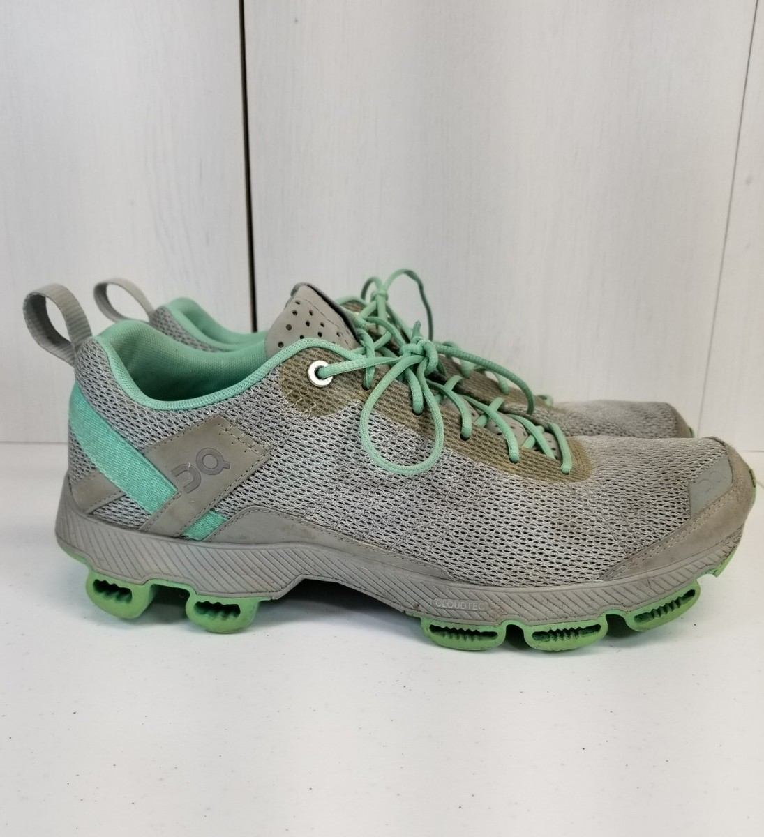 On Running Men\'s/Womens Grey and Mint Cloudflow Running Sneakers Women main image 4