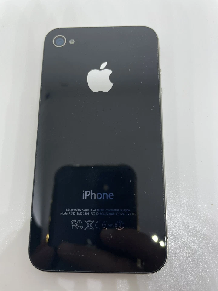 2 Apple iPhone 4 - 16GB - Black (AT&T) A1332 (GSM) - Image 2 of 4