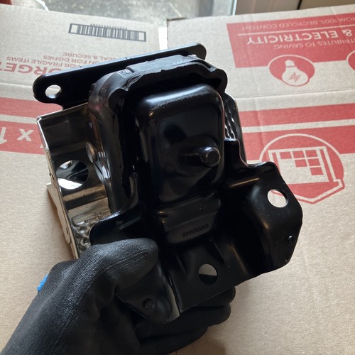 NEW OEM GM Engine Motor Mount Front 15854941 Chevrolet GMC Cadillac 2007-2014 - Picture 4 of 6